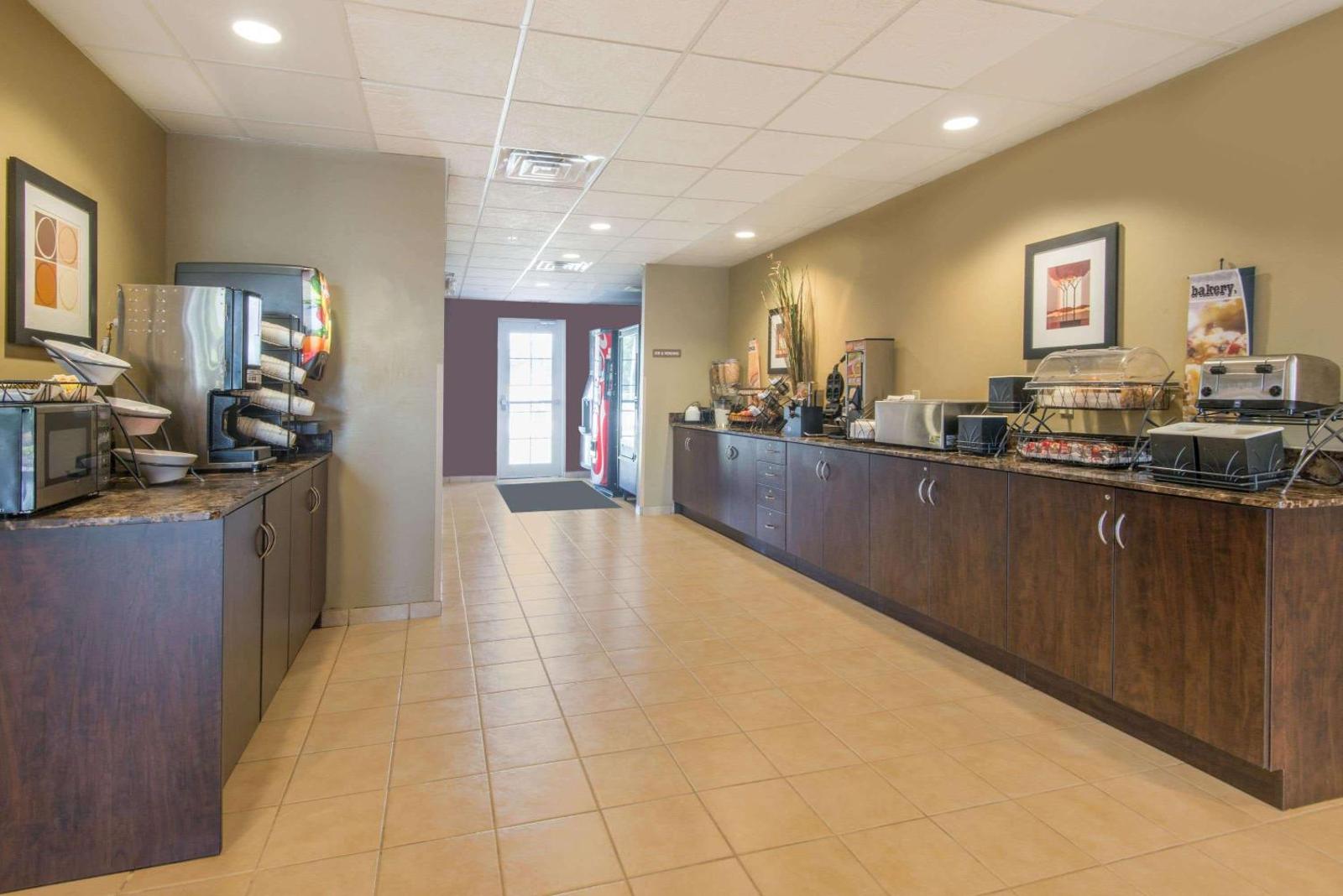 Microtel Inn & Suites By Wyndham Montgomery
