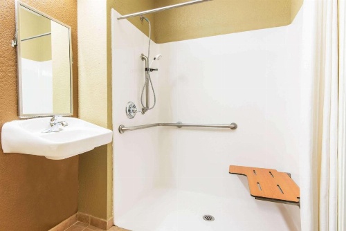 Microtel Inn & Suites By Wyndham Montgomery image 7